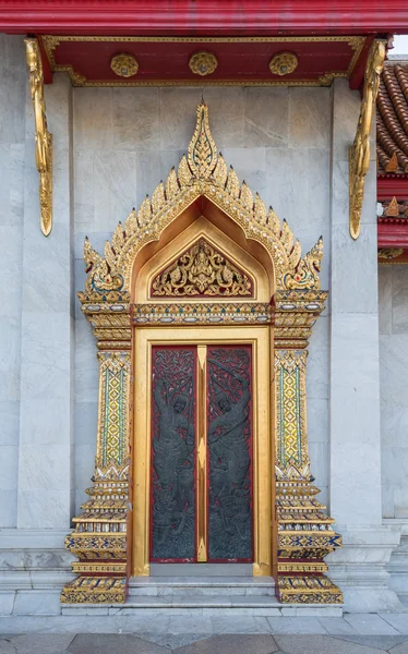 Thai stílusú templom ajtaja — Stock Fotó