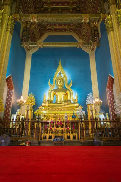 Escultura de Buda dourado — Fotografia de Stock