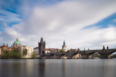 Charles Köprüsü uyanık