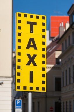 sokakta taksi işareti