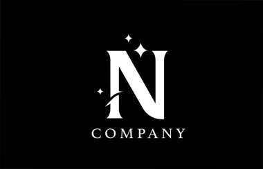 Markalaşma ve iş için N alfabesi harfi logosu. Siyah ve beyaz renkli basit, yaratıcı yıldız tasarımı. Lüks bir şirket veya simge harfleri için kullanılabilir.