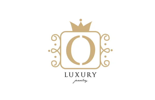 简单的黄色英文字母标识 为奢侈品公司和企业设计具有王冠的创意图标 — 图库矢量图片