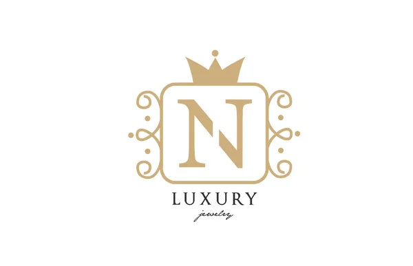 N个简单的黄色字母标识 为奢侈品公司和企业设计具有王冠的创意图标 — 图库矢量图片