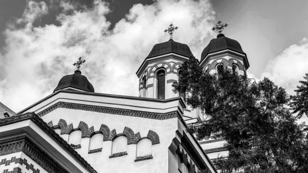 Bianco Nero Classico Vecchia Chiesa Cristiana Ortodossa Rumena Con Cielo — Foto Stock