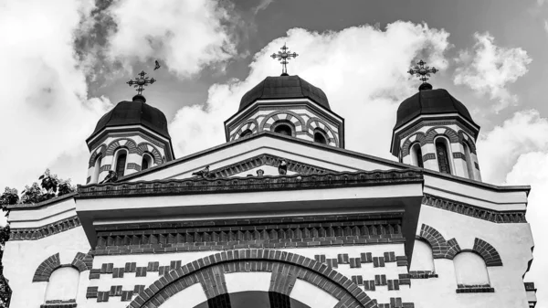 Bianco Nero Classico Vecchia Chiesa Cristiana Ortodossa Rumena Con Cielo — Foto Stock