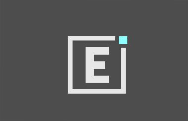 Gri E alfabe harfi logo simgesi. Şirket ve iş kimliği için mavi noktalı kare tasarım