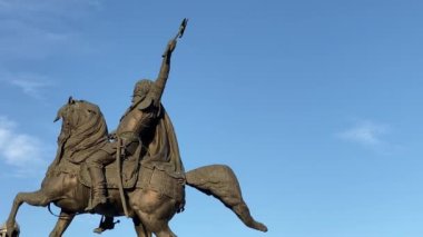 Bükreş, Romanya - 21 Eylül 2021 - Romanya 'nın harika Bükreş kentinin 4k' lik seyahat videosu