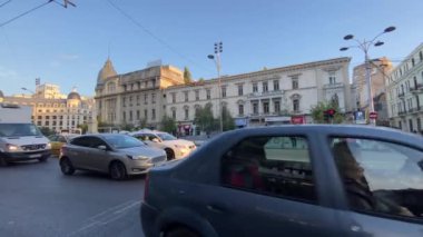 Bükreş, Romanya - 21 Eylül 2021 - Romanya 'nın harika Bükreş kentinin 4k' lik seyahat videosu