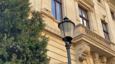 Bükreş, Romanya - 21 Eylül 2021 - Romanya 'nın harika Bükreş kentinin 4k' lik seyahat videosu