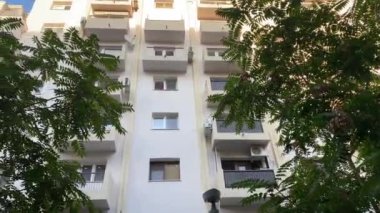 Bükreş, Romanya - 21 Eylül 2021 - Romanya 'nın harika Bükreş kentinin 4k' lik seyahat videosu