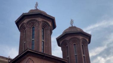 Bükreş, Romanya - 21 Eylül 2021 - Romanya 'nın harika Bükreş kentinin 4k' lik seyahat videosu