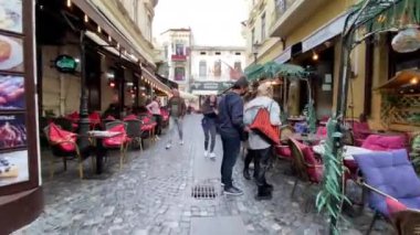 Bükreş, Romanya - 21 Eylül 2021 - Romanya 'nın harika Bükreş kentinin 4K' lık seyahat videosu