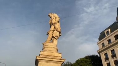 Bükreş, Romanya - 21 Eylül 2021 - Romanya 'nın harika Bükreş kentinin 4K' lık seyahat videosu