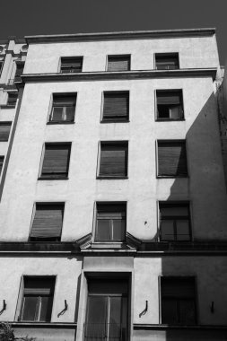 Apartman cephe siyah beyaz