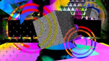 Asimetrik kaleido dijital görsel animasyon. Başlıklarda, sunumlarda veya VJ kullanımında kullanmak için ideal döngüsüz renksiz geometrik patlayıcı etkisi görüntüsü. 