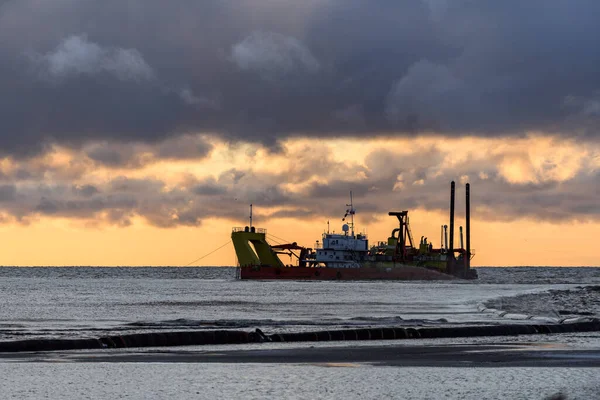 Buque Dedicado Dragado Dredger Trabajando Mar Nave Excavando Material Ambiente — Foto de Stock