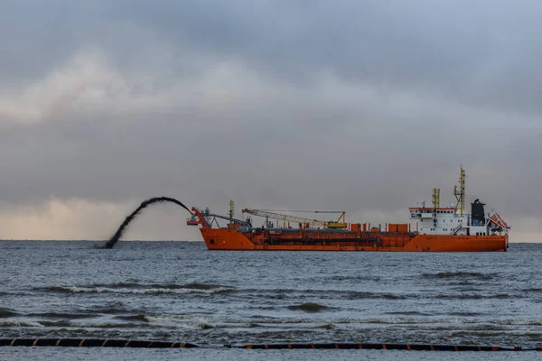 Embarcação Envolvida Dragagem Dredger Trabalhar Mar Material Escavação Navios Partir — Fotografia de Stock
