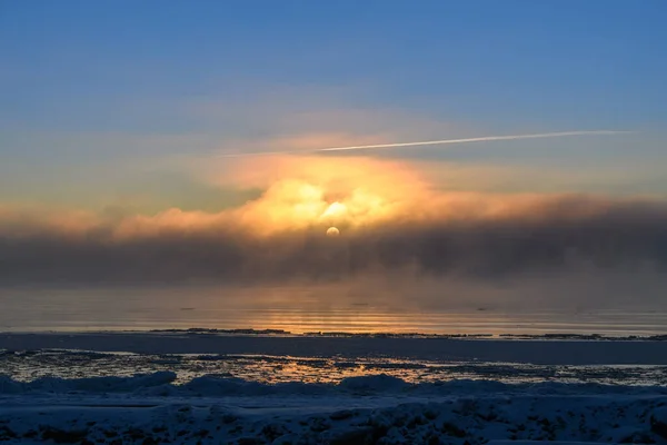 Hermosa Puesta Sol Con Niebla Mar Ártico Invierno Niebla Mar — Foto de Stock