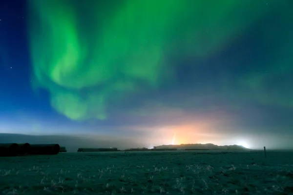 Gece Gökyüzünde Kuzey Işıkları Aurora Borealis Gökyüzünde Yıldızlı Güzel Kutup — Stok fotoğraf