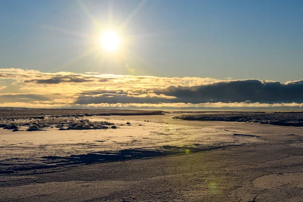Arktische Landschaft Winter Kleiner Fluss Mit Eis Der Tundra — Stockfoto