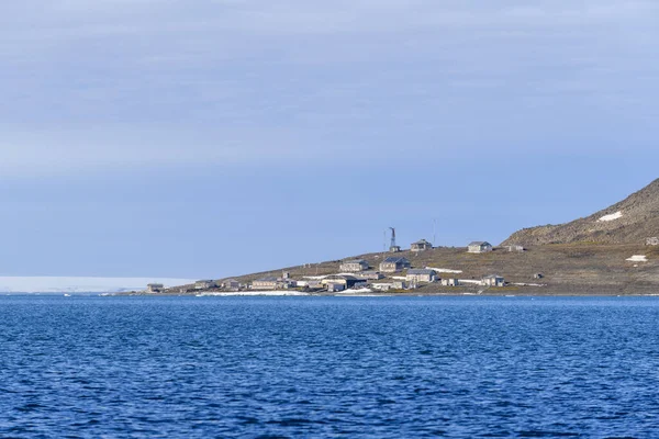 Rosyjska Baza Badawcza Wypraw Polarnych Tikhaya Bay Tikhaya Bukhta Archipelagu — Zdjęcie stockowe