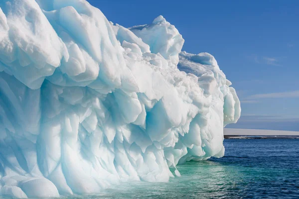 Ледовый Покров Арктическом Море Солнечный День Большой Кусок Льда Море — стоковое фото