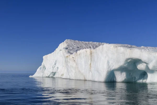 Ледовый Покров Арктическом Море Солнечный День Большой Кусок Льда Море — стоковое фото