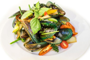 Sebze ve Tay soslu midye