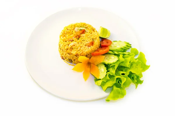 Kızarmış pirinç ve karides.