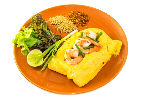 Omlet karides ve sebze ile.