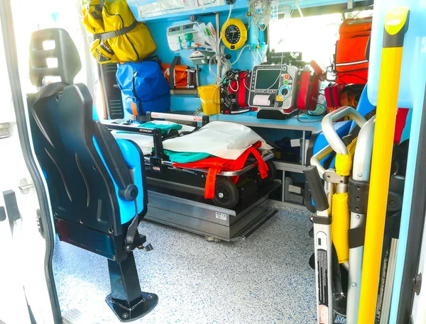 Acil durum ekipmanları ve cihazları, Ambulans içsel ayrıntıları.