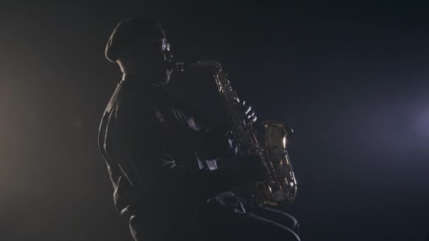 Musician playing the saxophone — Stock Video