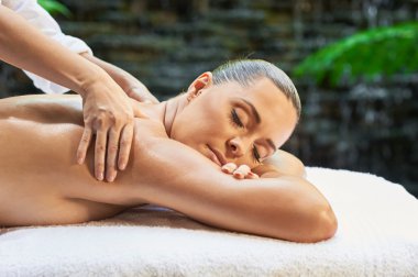 geri Asya Masaj Terapi spa sıcak taş 