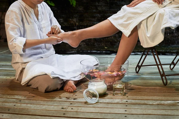 Asiático pie masaje sales suave spa tratamiento — Foto de Stock