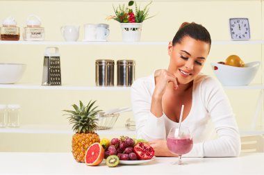 Smoothie meyve sağlık lezzetli yudum kilo verme diyet içecek