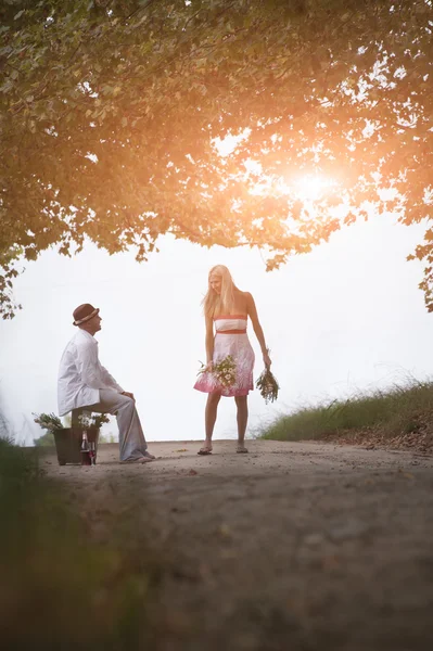 Couple ayant un moment romantique — Photo