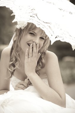 şemsiye ile güzel bir gelin