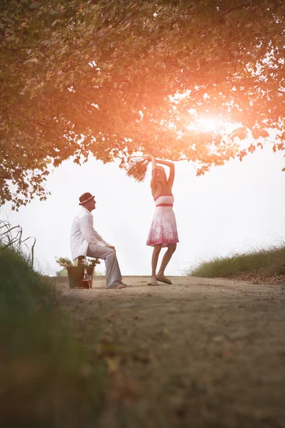 Çift romantik vakit geçiriyor — Stok fotoğraf