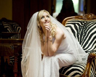 güzel sarışın gelin