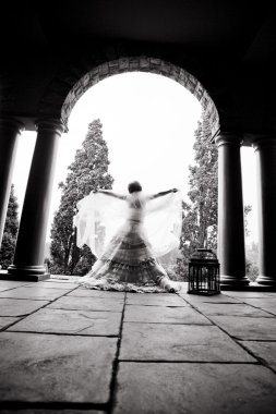 Kemer içinde mutlu gelin 