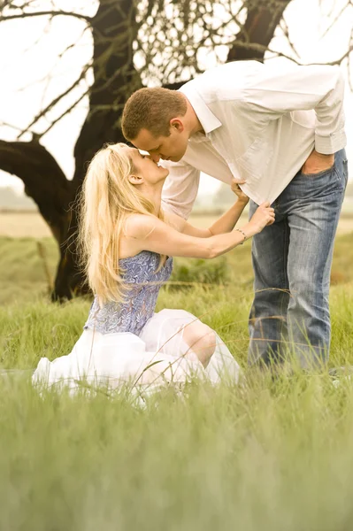 Pareja encantadora juntos — Foto de Stock