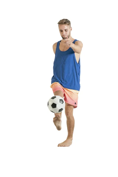 Jugador de fútbol jugando fútbol — Foto de Stock