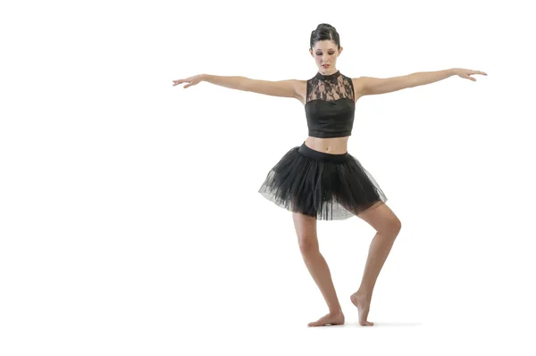Bailarina posando en estudio —  Fotos de Stock