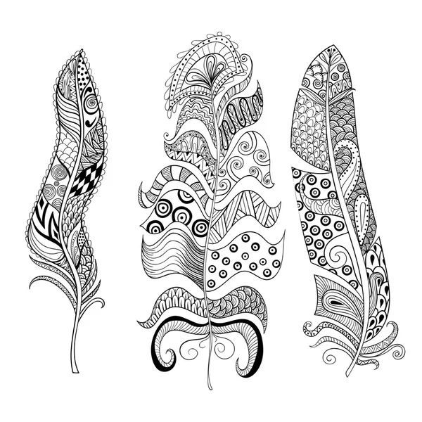 Zentangle stylized elegant feathers set. Hand drawn vintage illu — Stock Vector