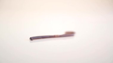 Solucan sette ilerliyor.