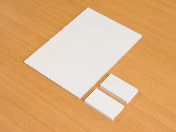 Papel en blanco y tarjetas de visita madera — Foto de Stock