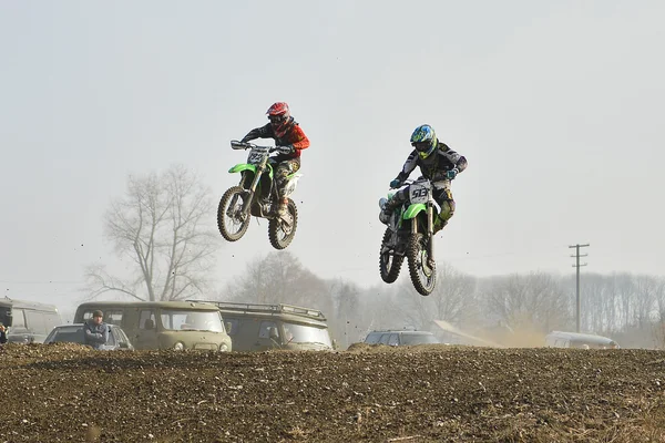 Motocross-Wettbewerb in Wladikawkaz, Nordossetien, Russland — Stockfoto