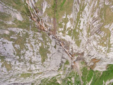 Havadan fotoğraf üstten görünüm. Fisht şelale. Caucasus doğa rezerv.