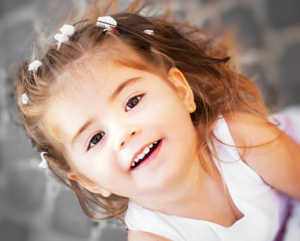 Portrait of a beautiful little girl close-up — Stock Photo, Image