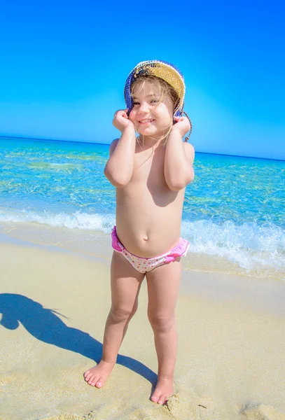 Niña en el mar — Foto de Stock